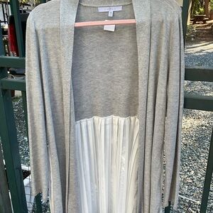 C-Fever Light Gray Open Cardigan with White Back Panel
XL KIMONO/COVER UP